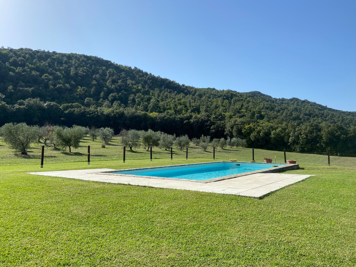 Tuscan "No Stress" Farmhouse with pool