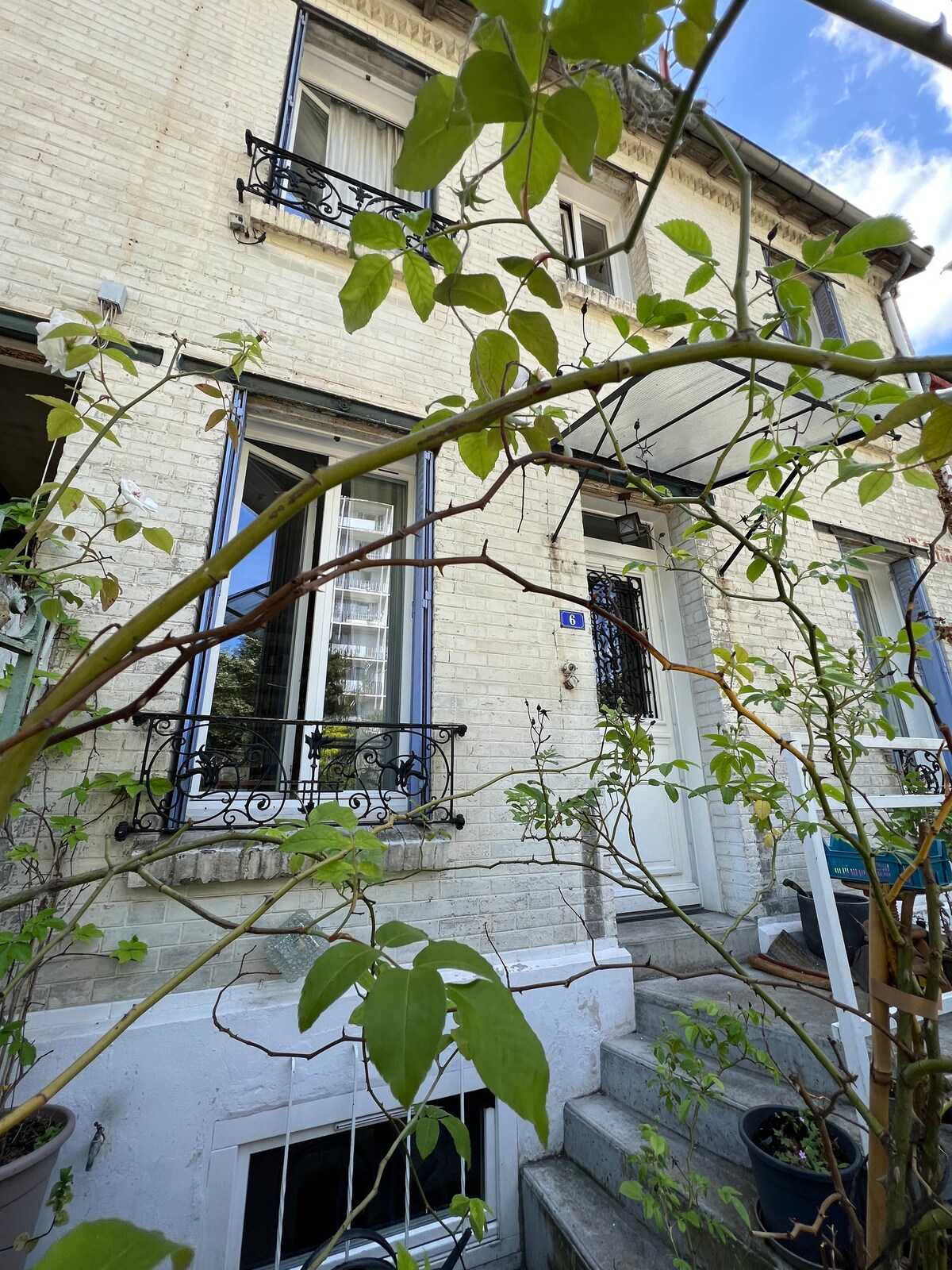 迷人的巴黎-巴尼莱联排别墅。
