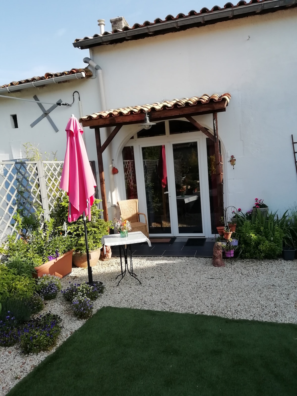 One bedroom self catering gite in Charente France.