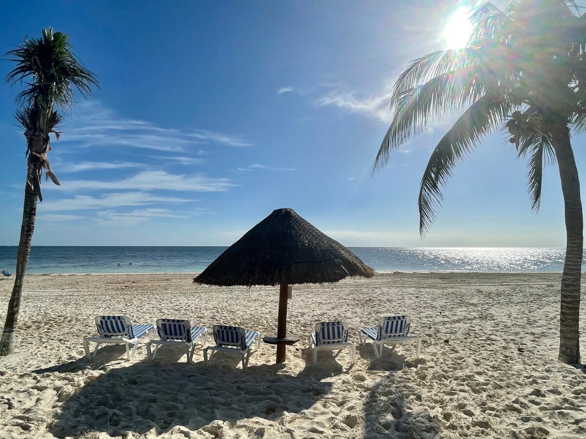 House directly on the beach in Puerto Morelos