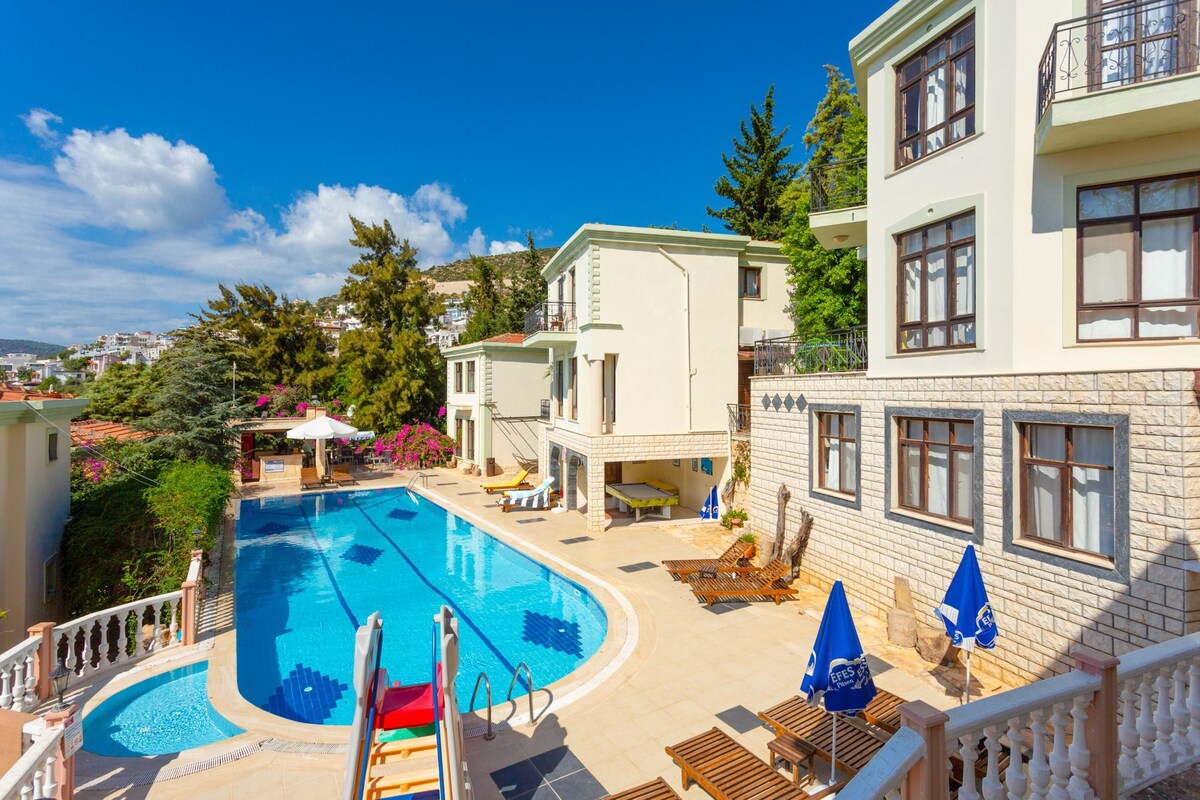 Xantos Villa For Rent With Shared Pool Kalkan