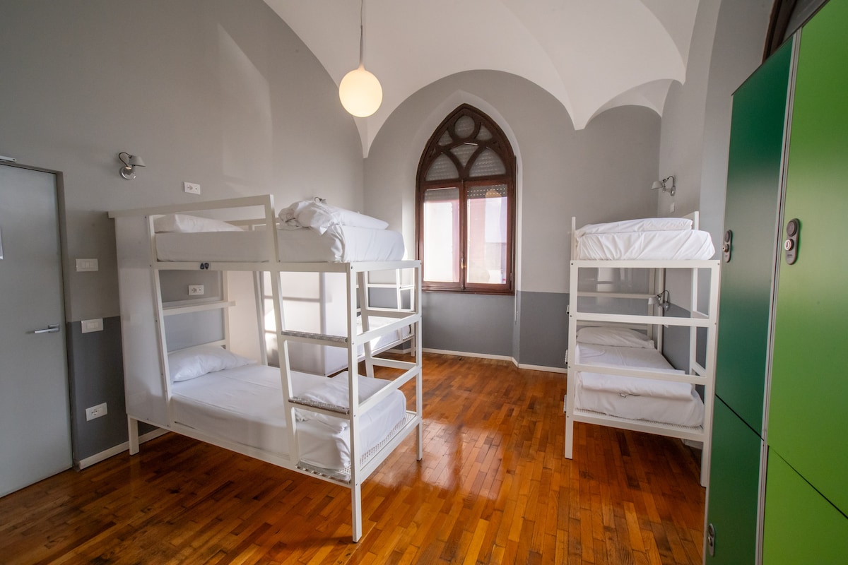 BABILA HOSTEL&BISTROT Bed in Mixed 's dormed 8张床位