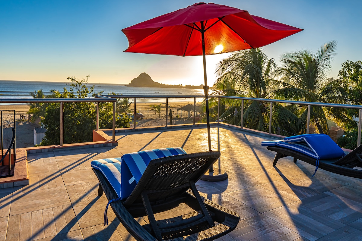 Beautiful Beach View Home on Stone Island