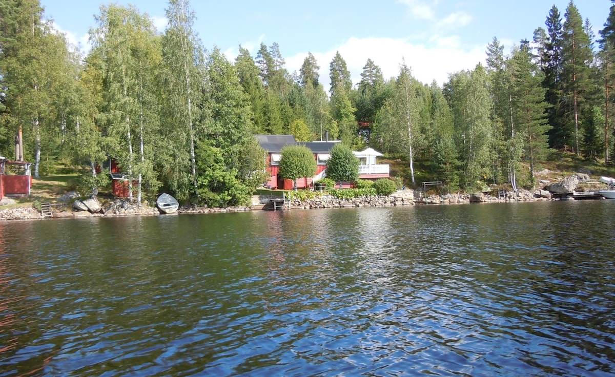 漂亮的夏季小屋，带湖畔房源