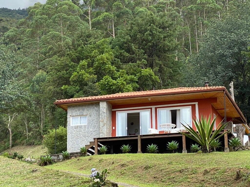 Bangalô romântico da montanha.