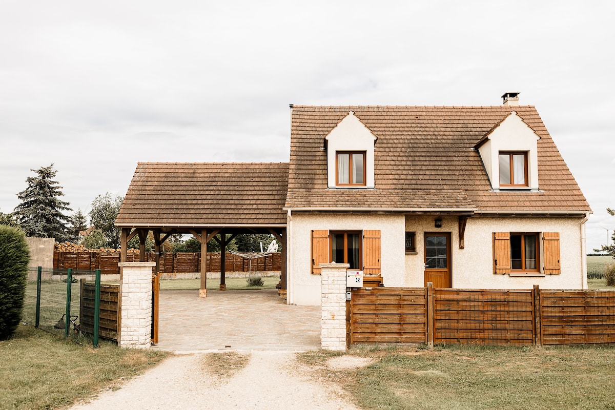 La Maison des Tourelles ，乡村，距离巴黎80公里