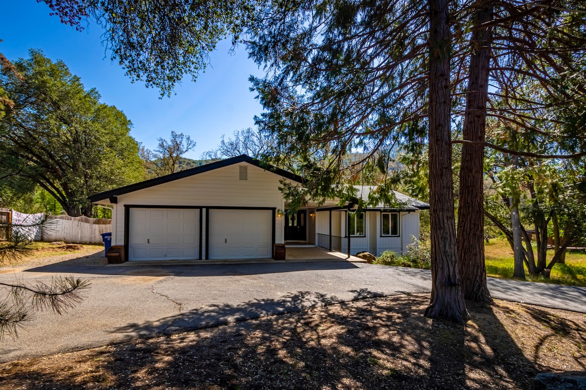 Yosemite Oasis - Rock Point Cabin