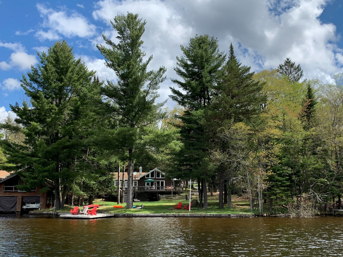 Forgeview Lakehouse. Private newly renovated home.