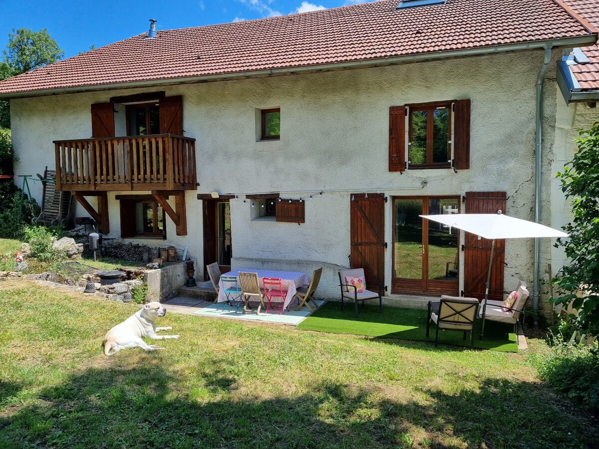 Maison de famille au coeur d'un hameau paisible