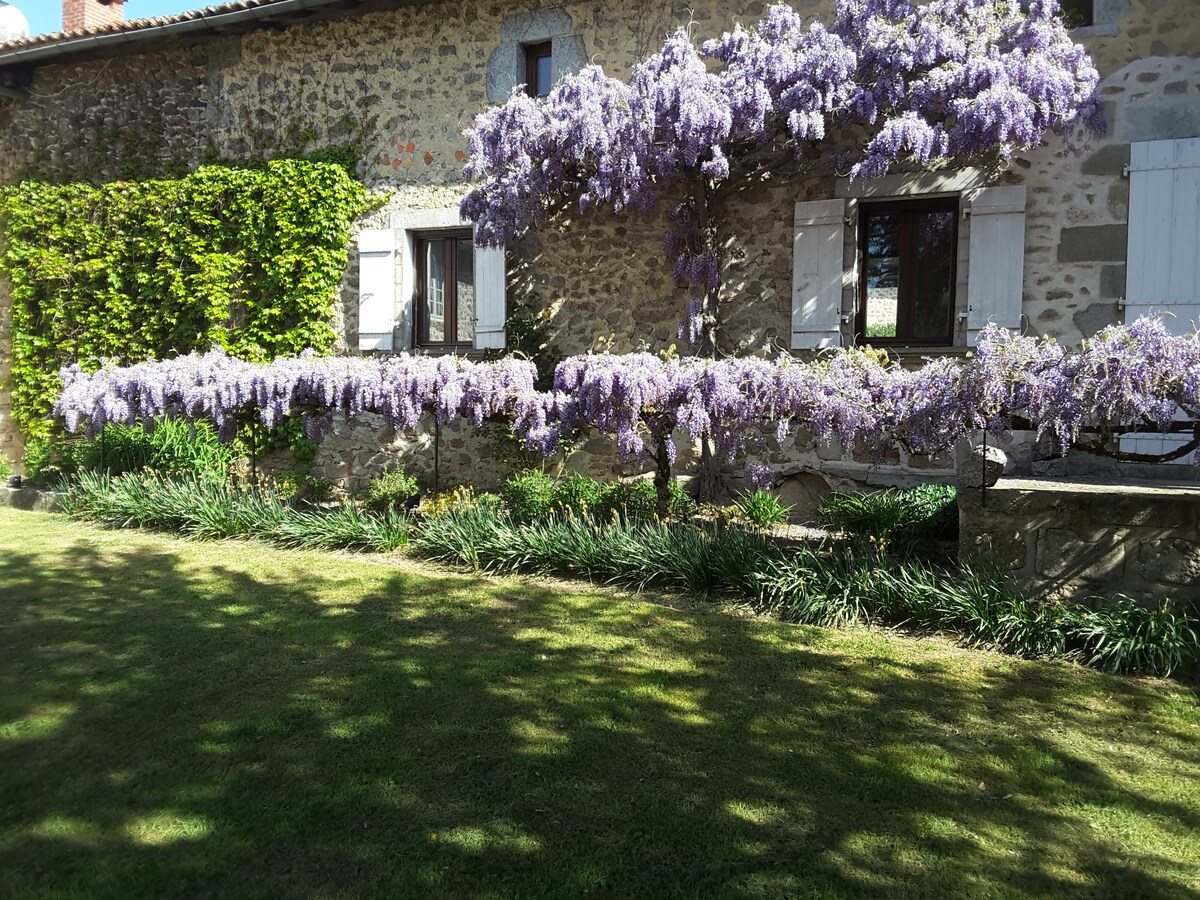 Holiday Gites in Dordogne - La Maison de Rebeyrat