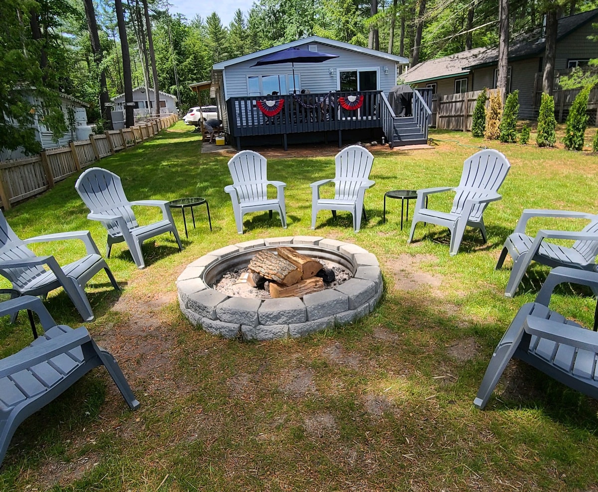 Relaxing Lakefront Retreat on Otsego Lk in Gaylord