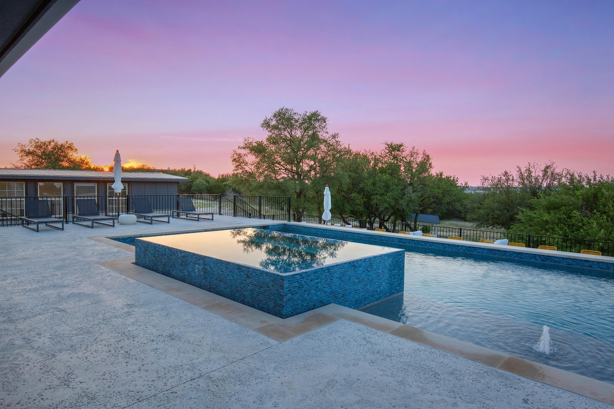 9 Bedroom | Sleeps 30 | Pool | Hot Tub | 5 Acres