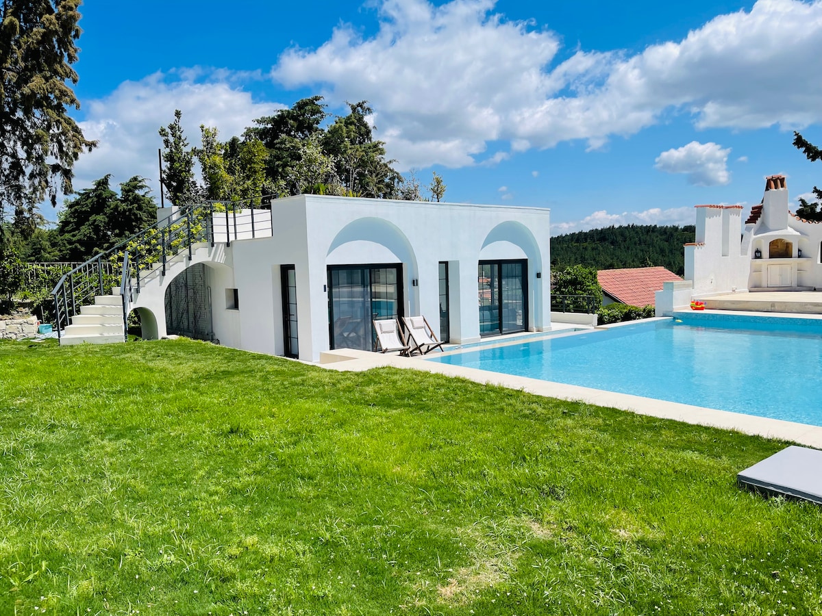 Charming Villa with Private Pool & Excellent View