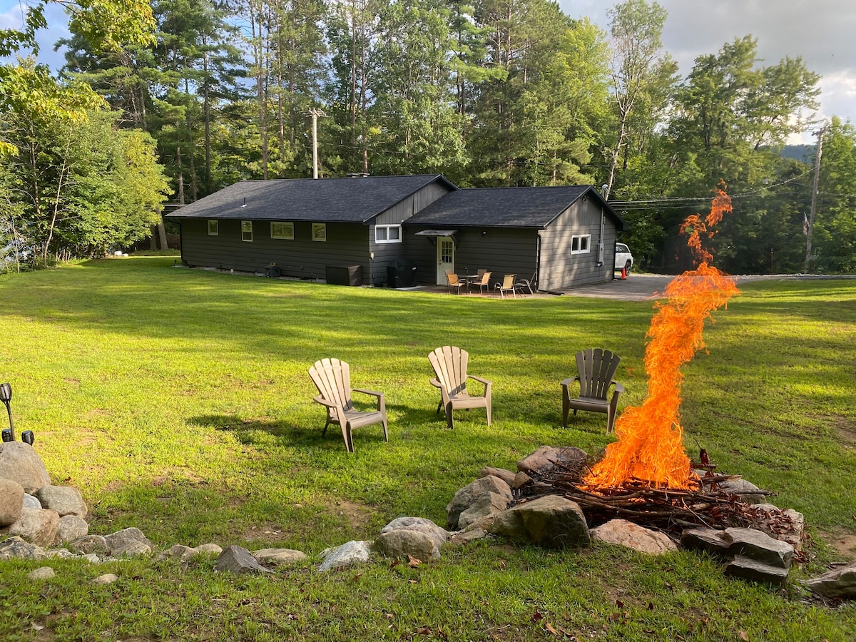 Lakeview Cozy Retreat: Lucy's Great Sacandaga Gem