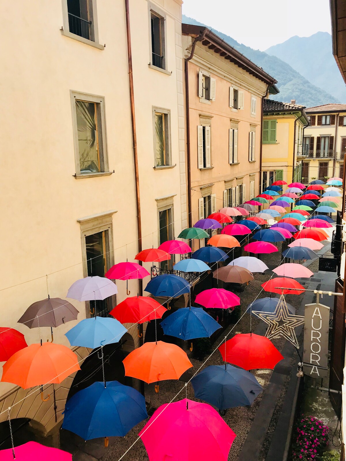 Palazzo storico a due passi dal lago