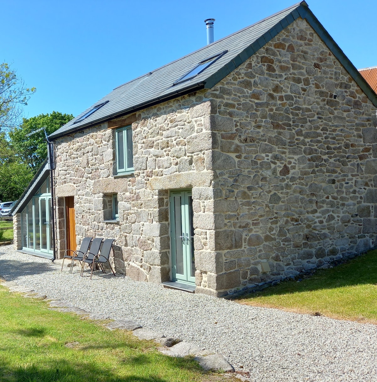 2 bed stone barn  in beautiful Cornish countryside