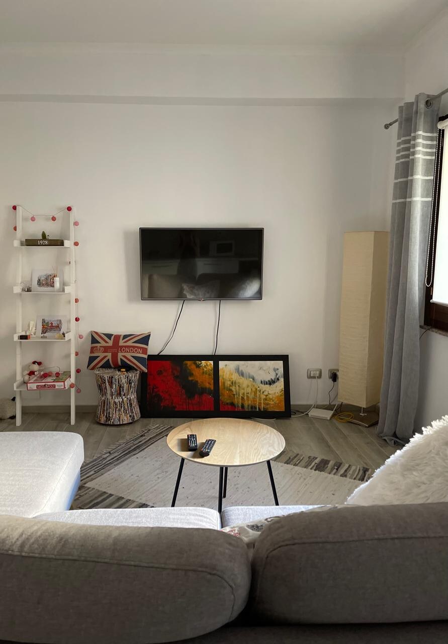 地拉那市中心宽敞的1卧室公寓