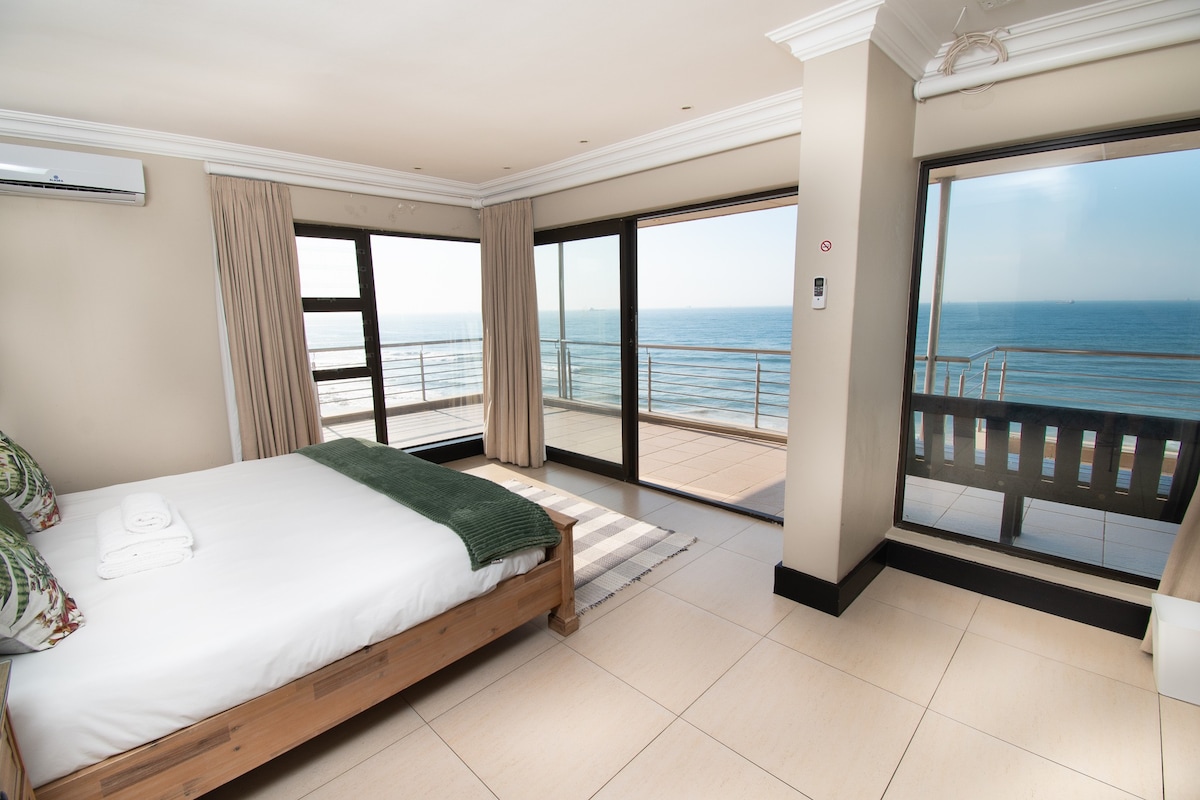 25 Bronze Beach Penthouse 180 Ocean Views