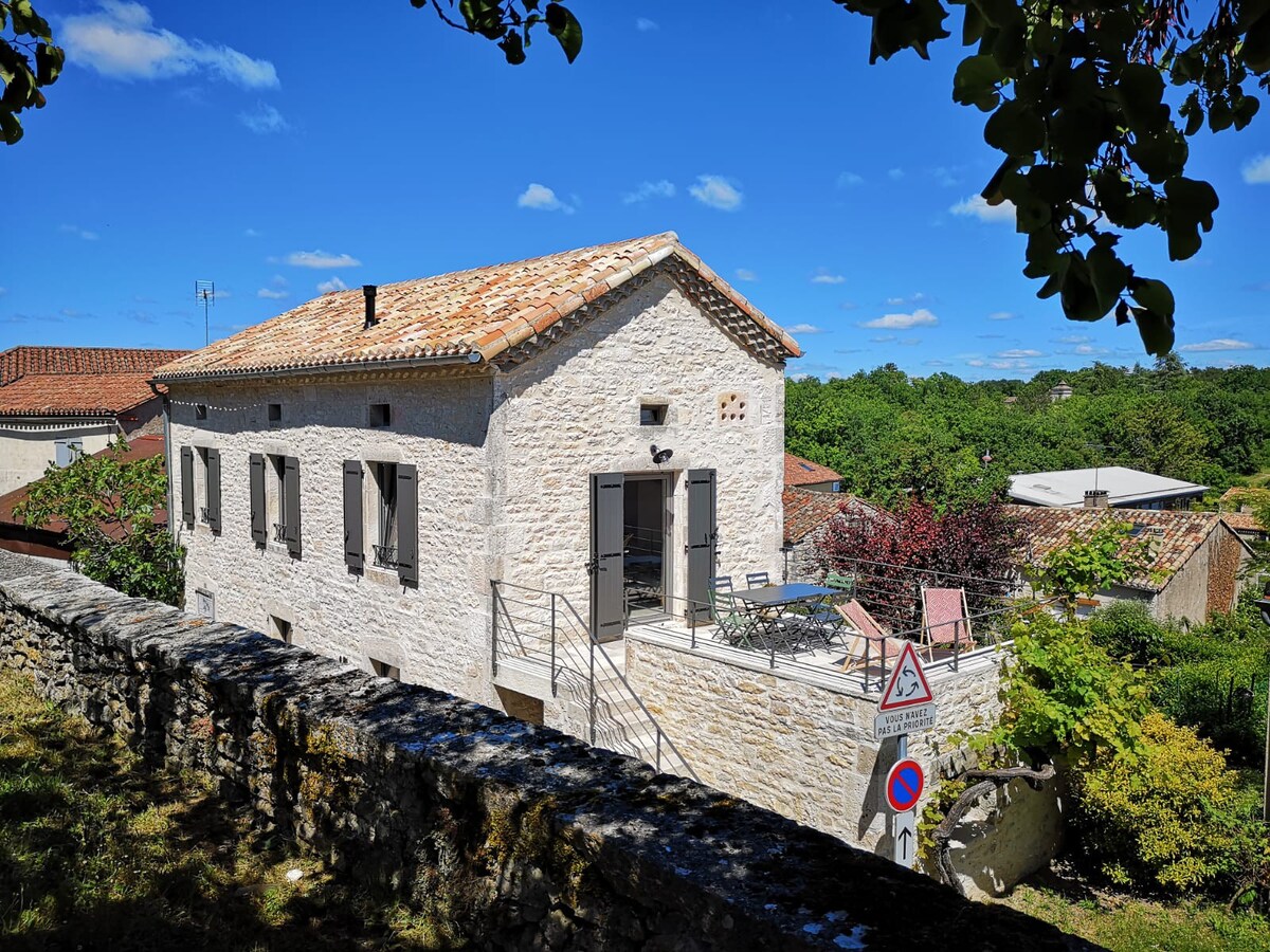 Appartement renové agréable et chaleureux