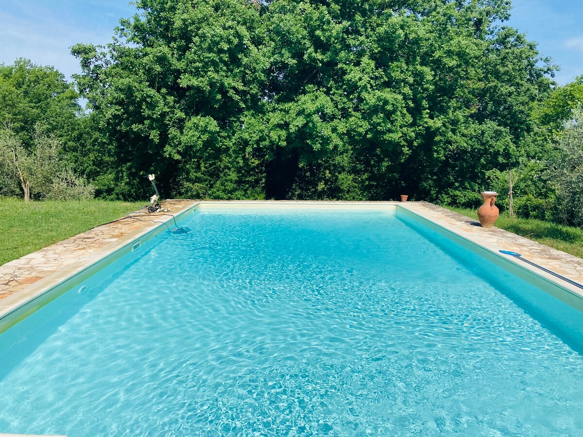 Giove ！翁布里亚带泳池和花园的别墅