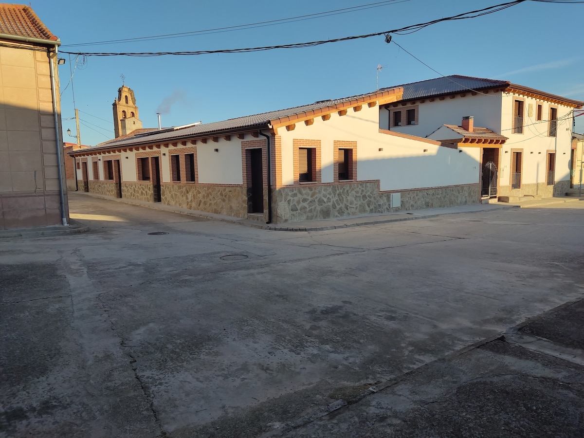 Casa Rural Abuela Consuelo, La Adobera带泳池