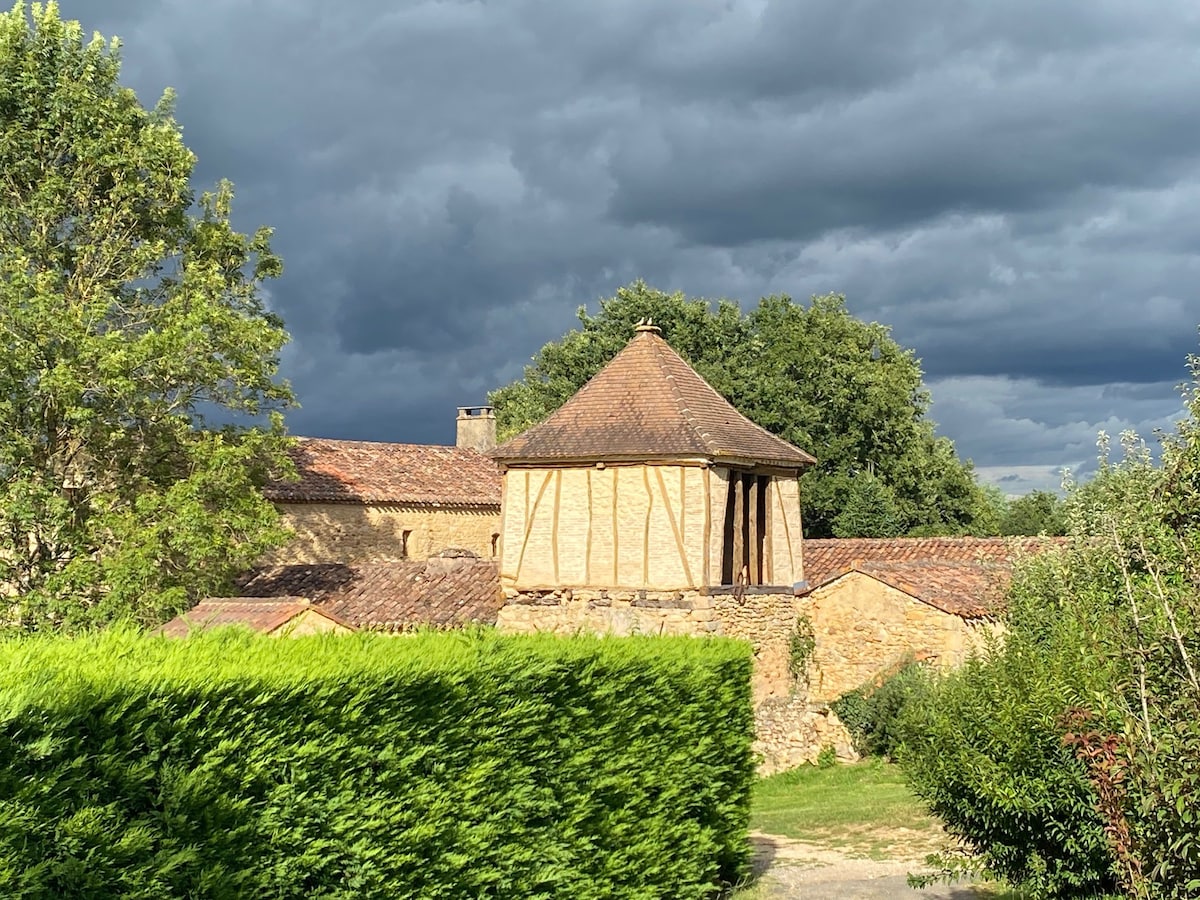 Périgord Noir迷人小屋，带泳池