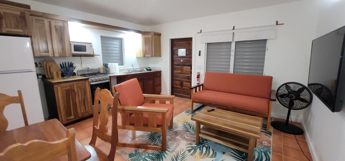 # 3伯利兹度假屋-1B/1B ，床上有空调，小厨房