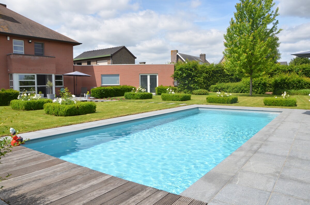 弗拉芒阿登（ Flemish Ardennes ）带泳池的豪华别墅