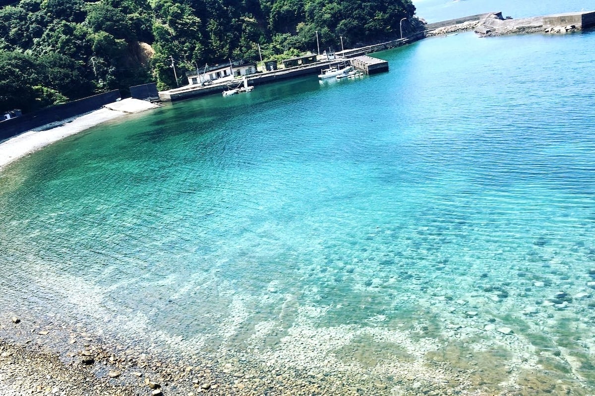 Umito Mint是一家海景私人旅馆，可欣赏海景、钓鱼、海滩游泳和咖啡馆，每增加一人每晚收费3000日元