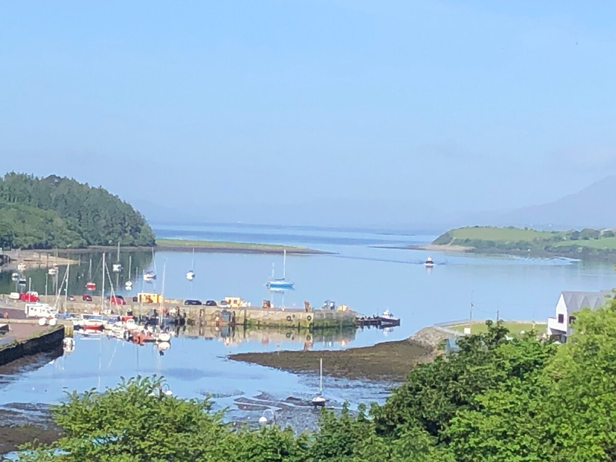 可欣赏班特里（ Bantry ）景观的房间