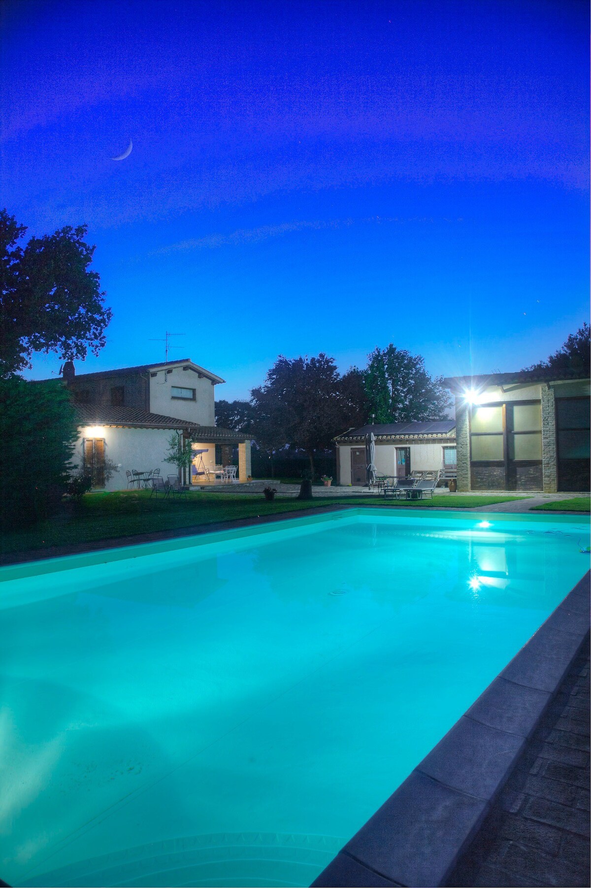 Accoglienti camere in B&B con piscina 
In Umbria