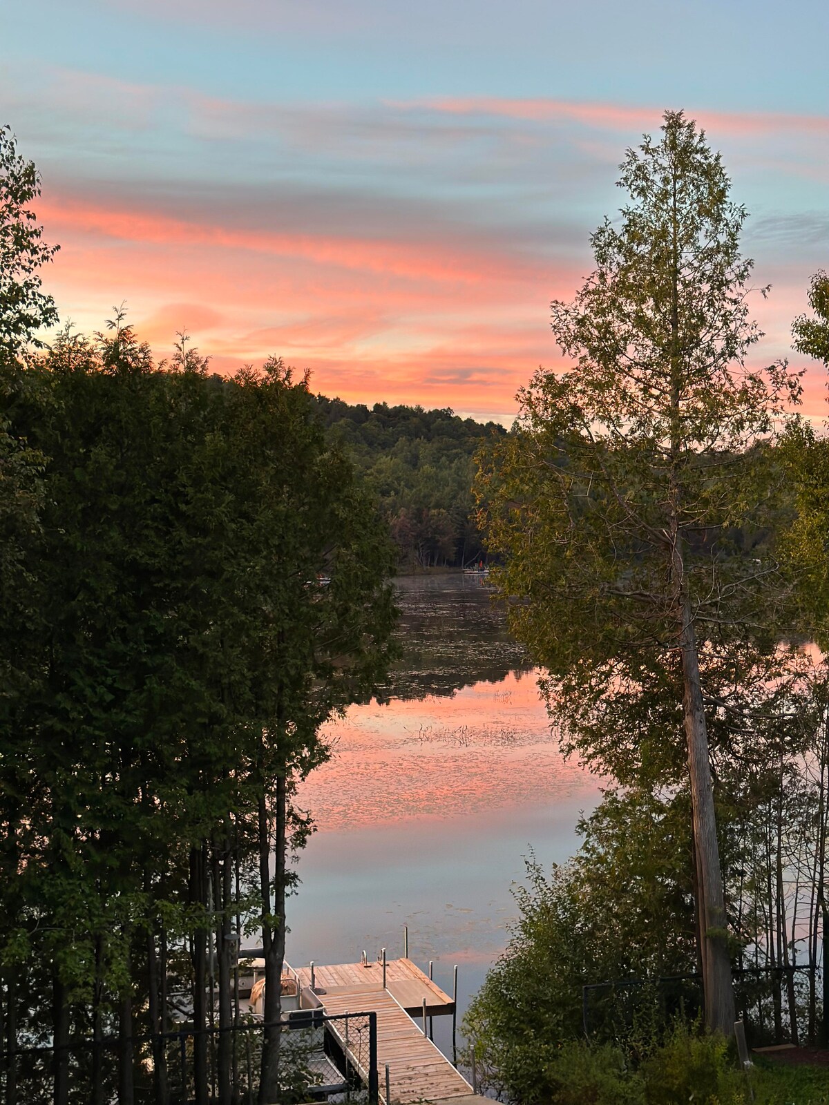 Chalet au bord de l'eau avec spa