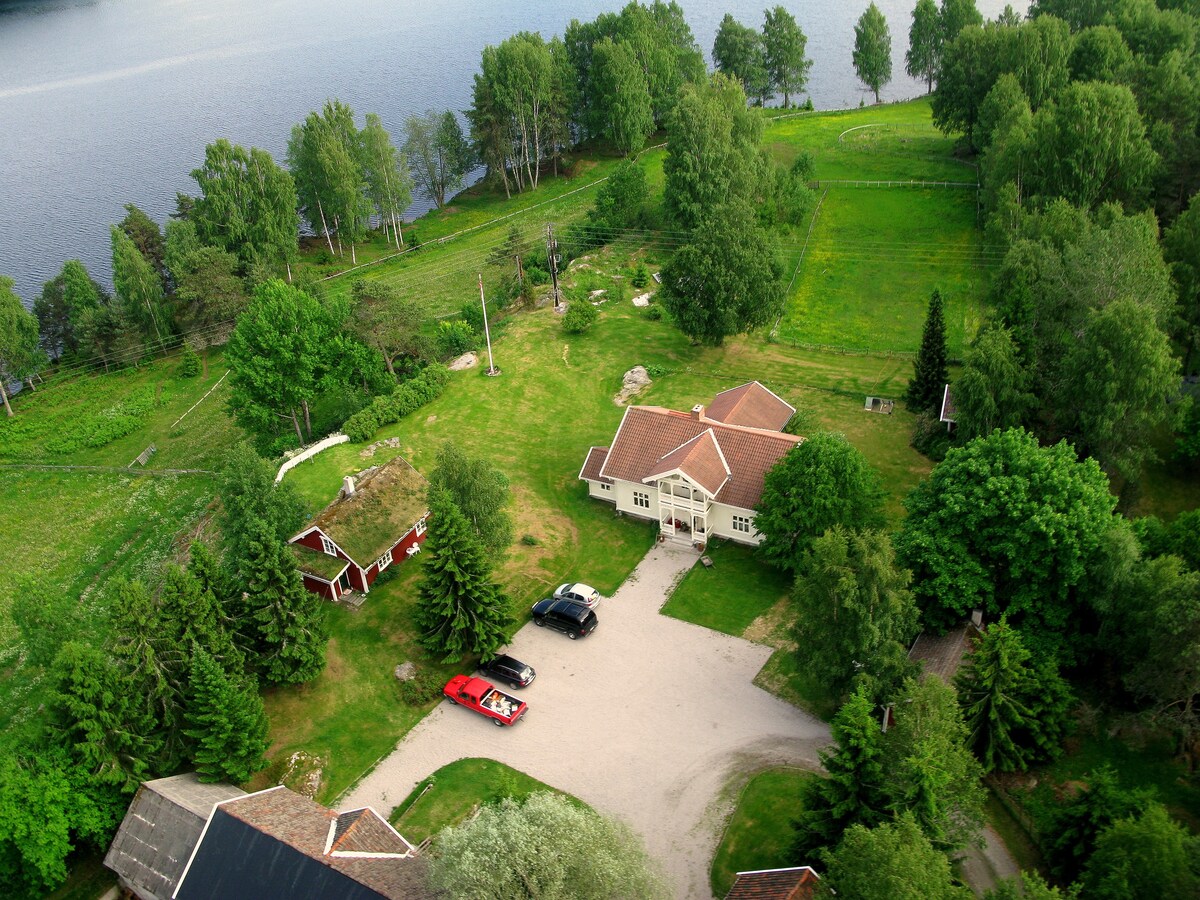 Rustikk villa med egen badestrand