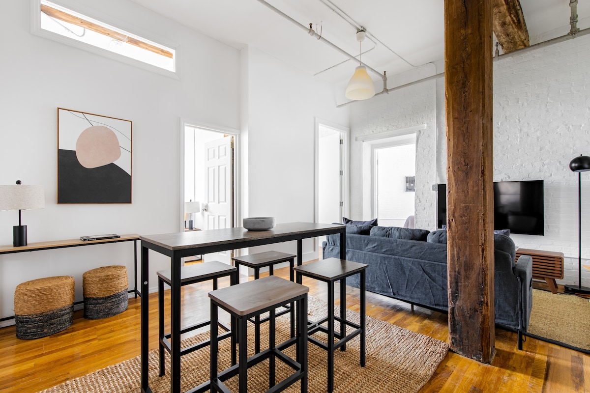 Atlantic room w/Desk in Brooklyn