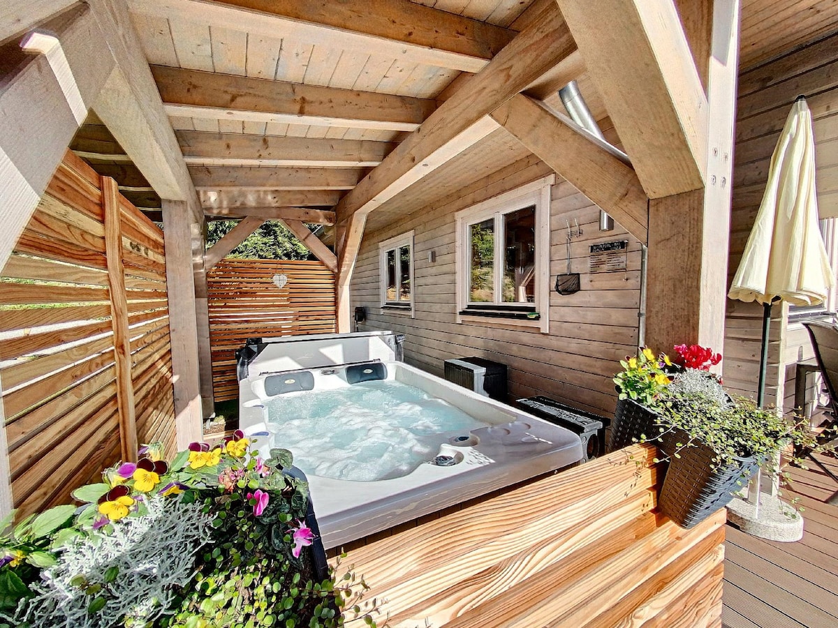 带热水浴缸的Almberg度假木屋景观（空调、Netflix、红外线小屋） （午餐度假木屋）
