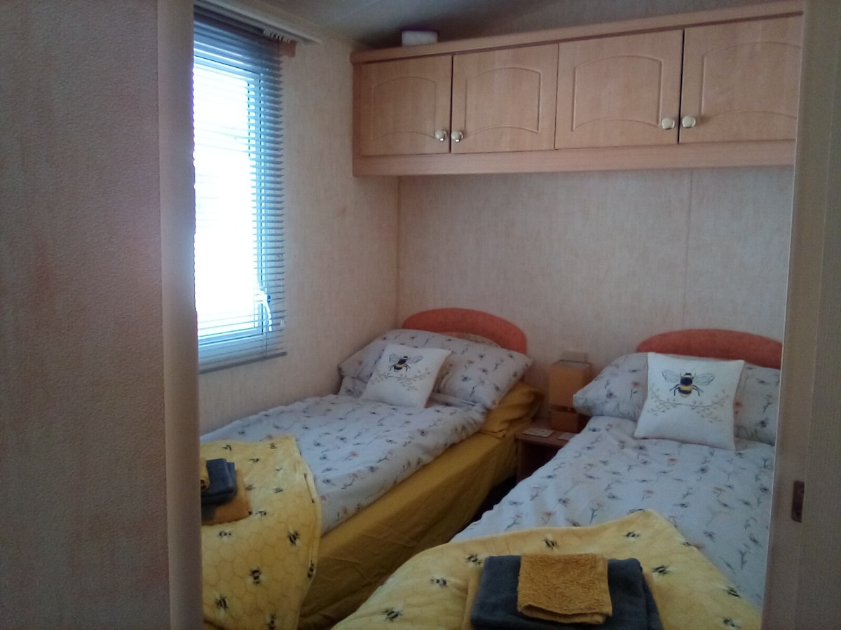 Lovely static caravan for holiday rental