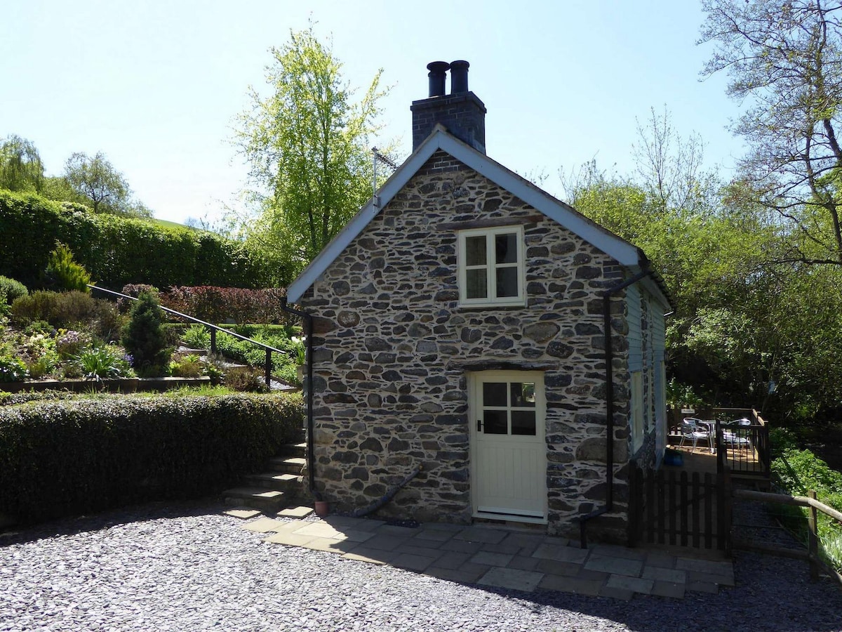 Hafannedd Cottage stunning 2 bed - riverside views