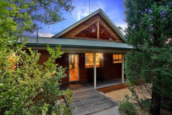 Narrow Neck Lodge