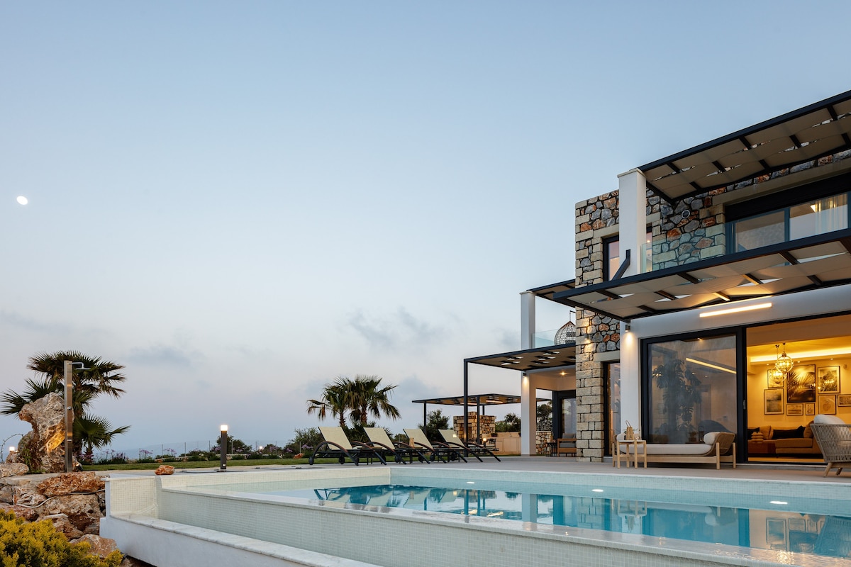 Villa Empire - Luxury villa with heated pool