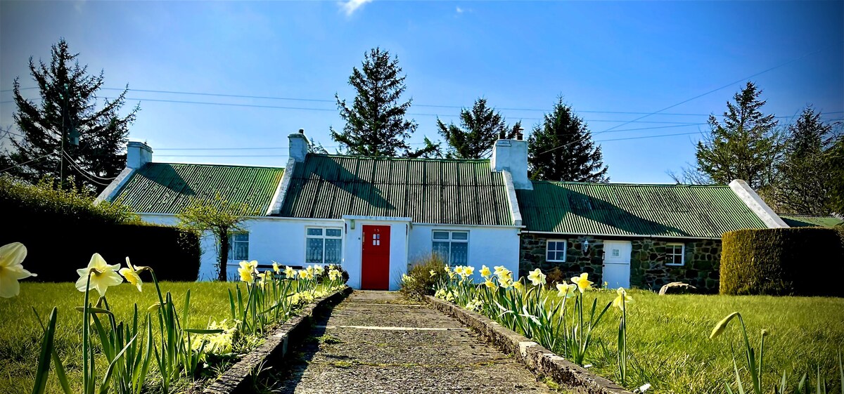 Rose Cottage: 200-year-old Castlerock Cottage