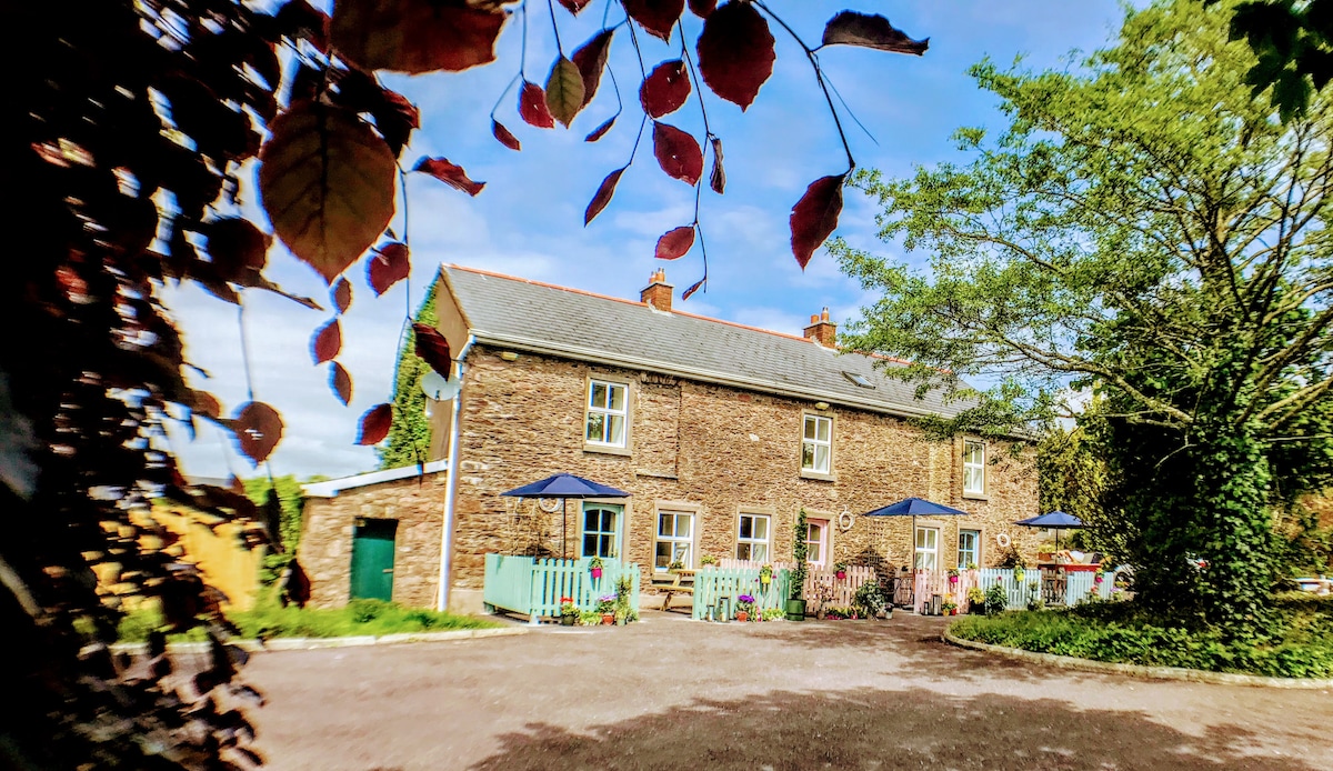 Blarney Cottages "The Pink Cottage"