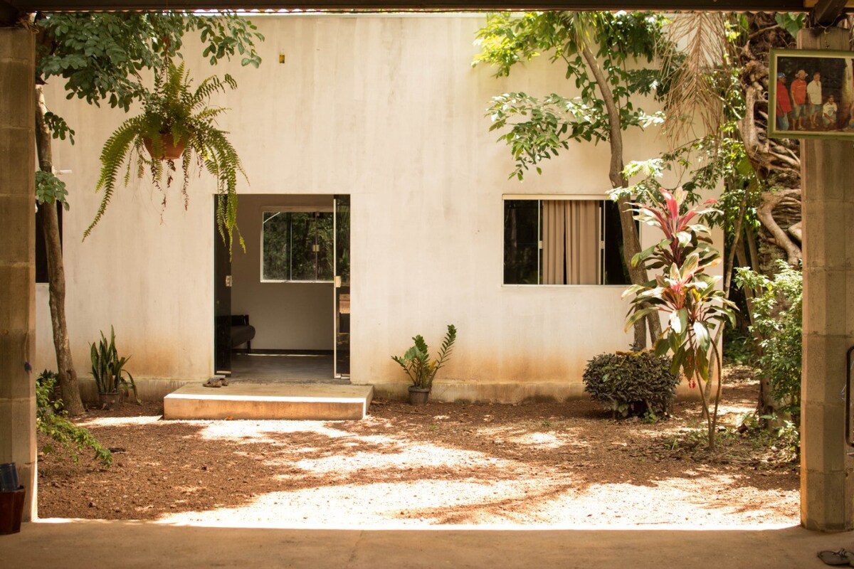 Casa de campo com piscina na orla do rio Araguaia