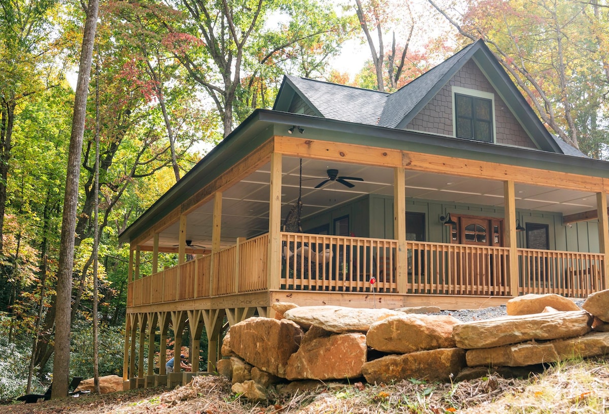 Creekside Cottage -Sliding Rock, Waterfall, Hiking