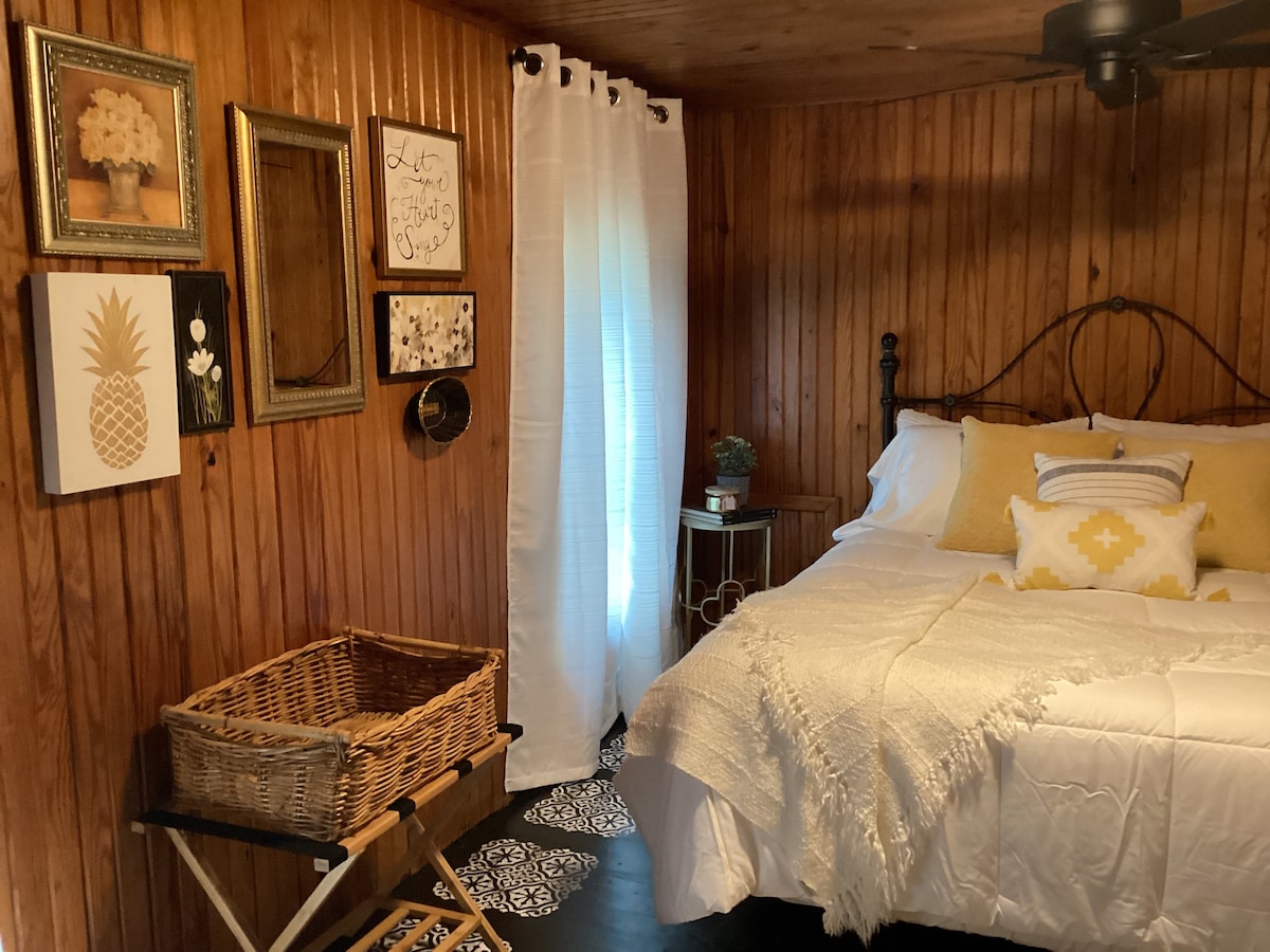 Vintage Bohemian Style 3 bedroom home