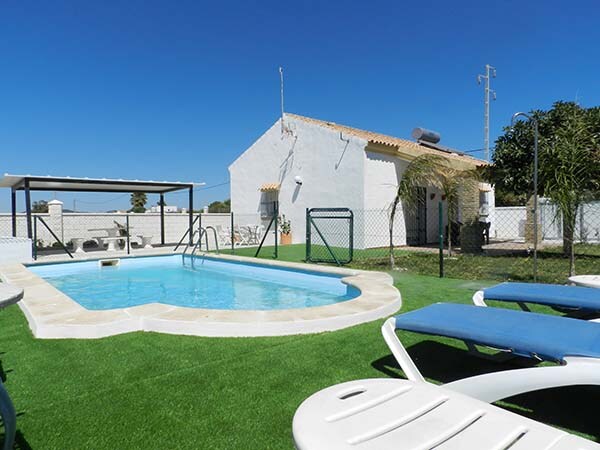 Chalet con piscina y jardín privados en el Palmar