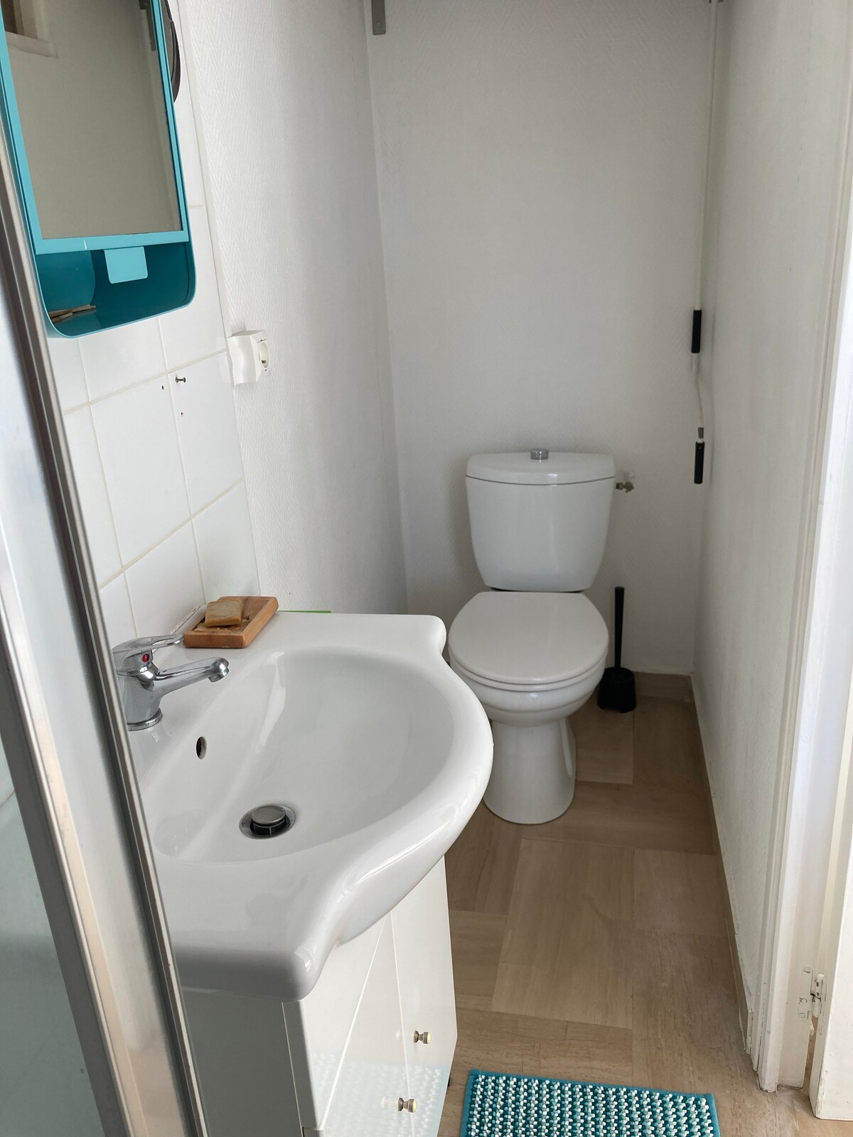 Chambre,douche/WC à Carro 4’ mer