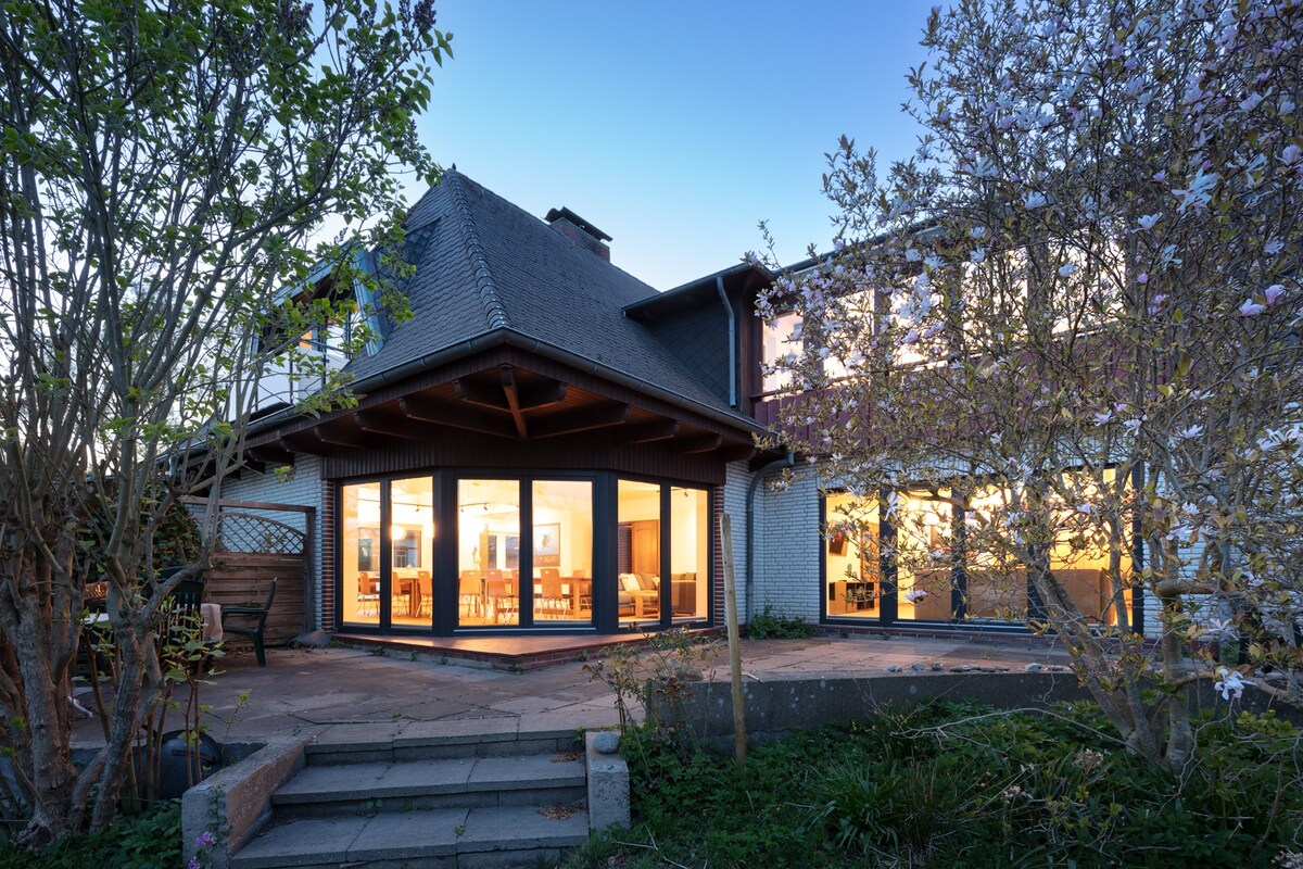 Großzügiges Haus mit Terrasse & Garten