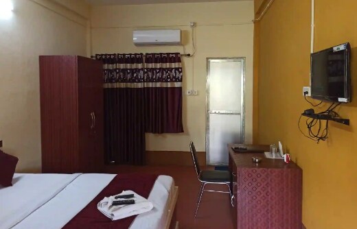 Krishna酒店（ Hotel Krishna by WB Inn Somnath ）