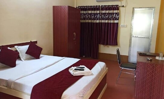 Krishna酒店（ Hotel Krishna by WB Inn Somnath ）