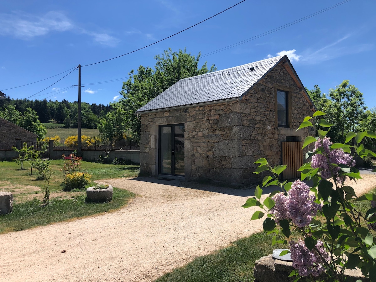 Ancien four à pain entre Aubrac et Margeride